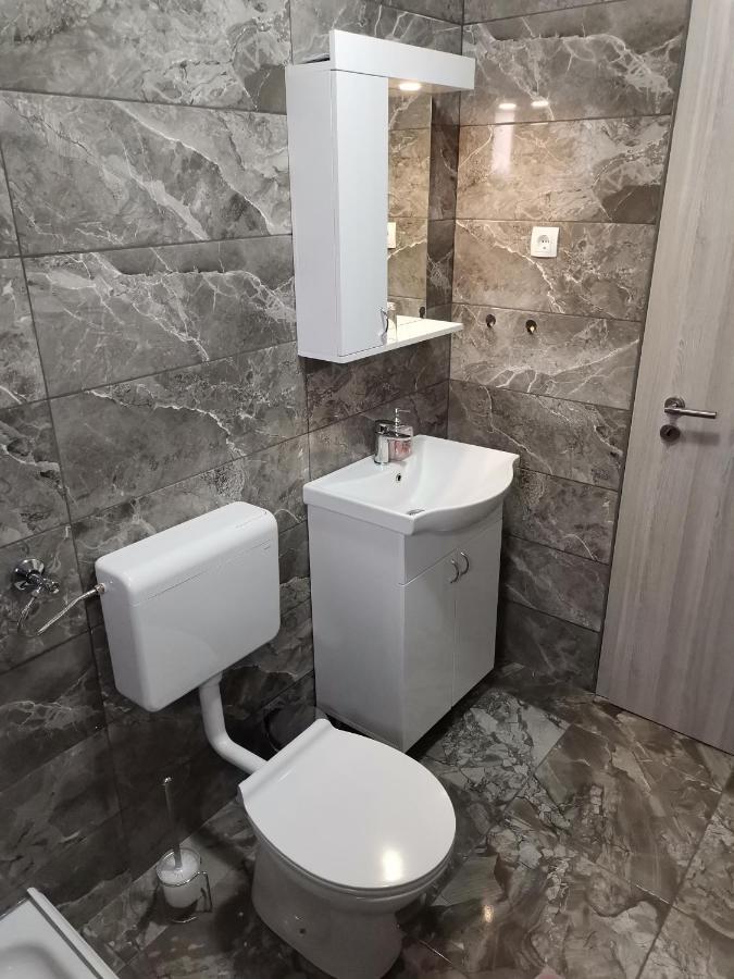 Apartmani "Marina" Otočac Dış mekan fotoğraf