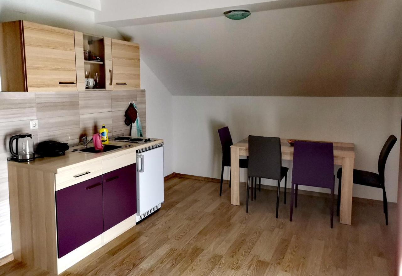 Apartmani "Marina" Otočac Dış mekan fotoğraf