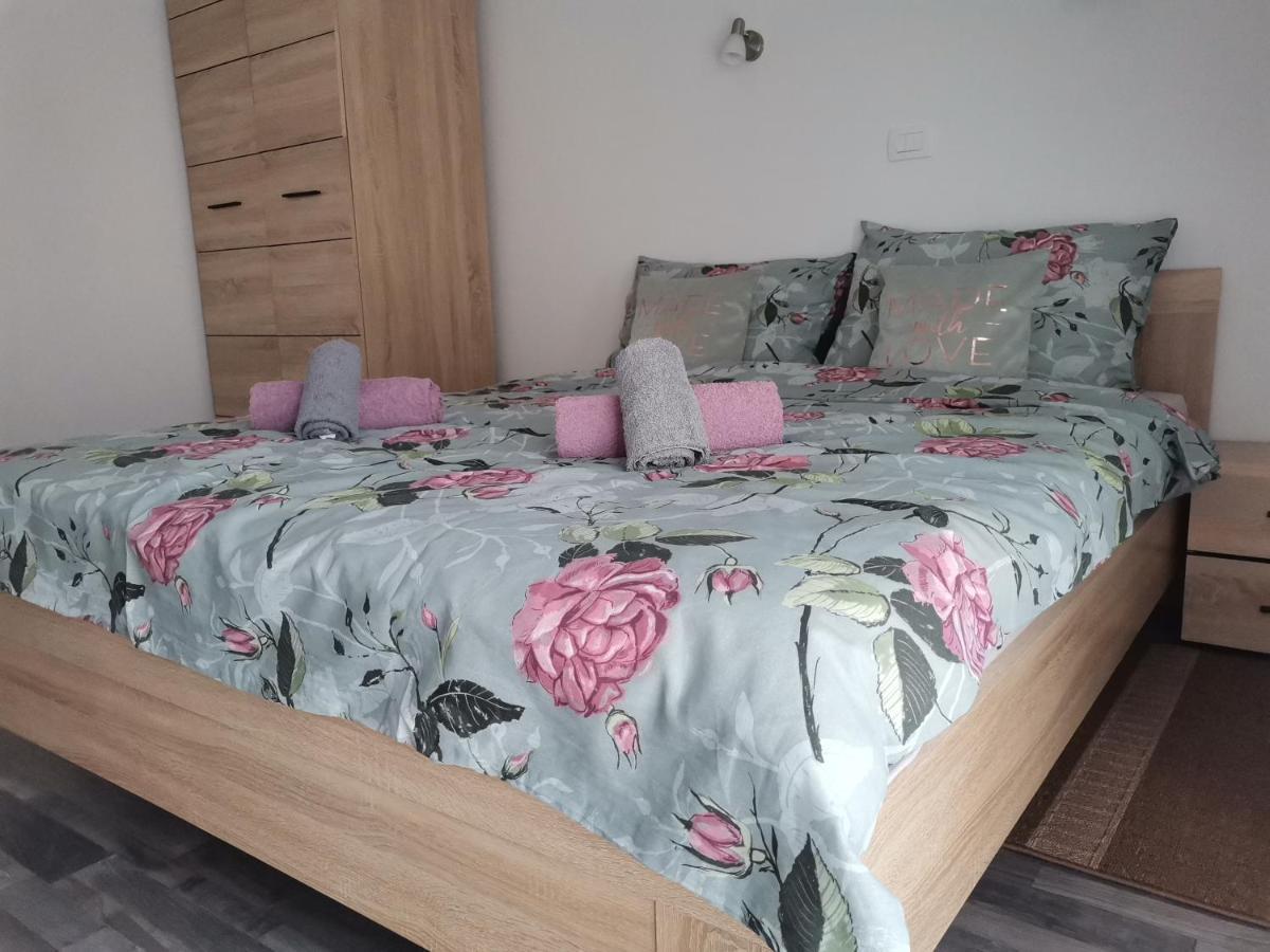 Apartmani "Marina" Otočac Dış mekan fotoğraf