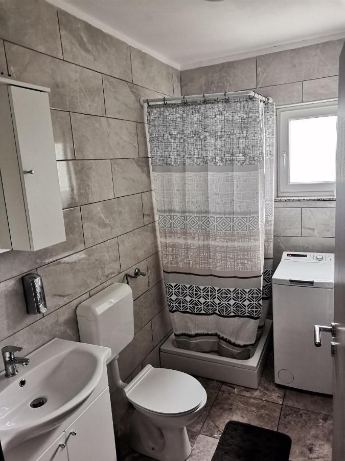 Apartmani "Marina" Otočac Dış mekan fotoğraf