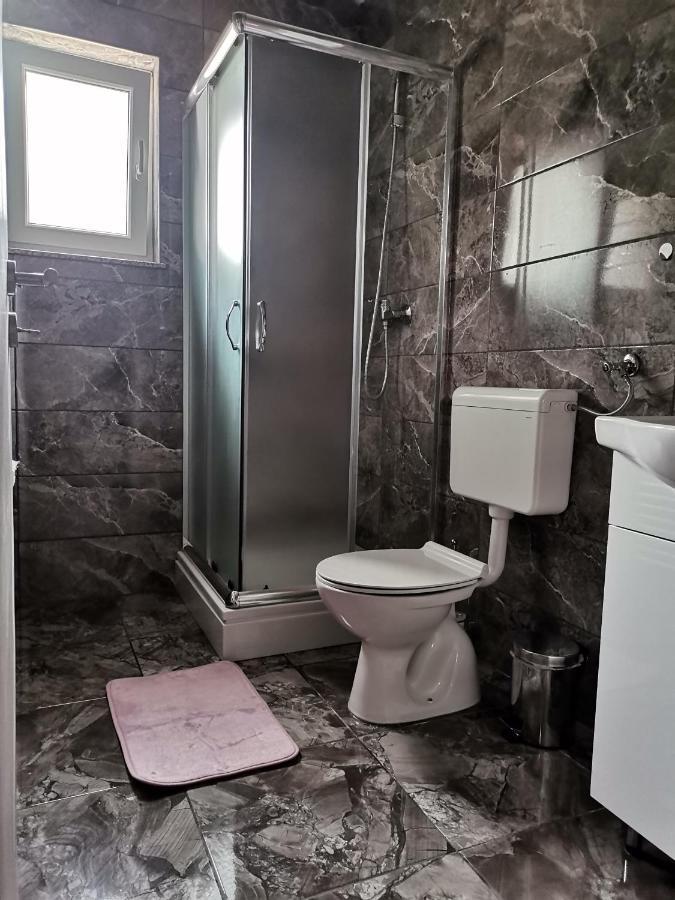 Apartmani "Marina" Otočac Dış mekan fotoğraf